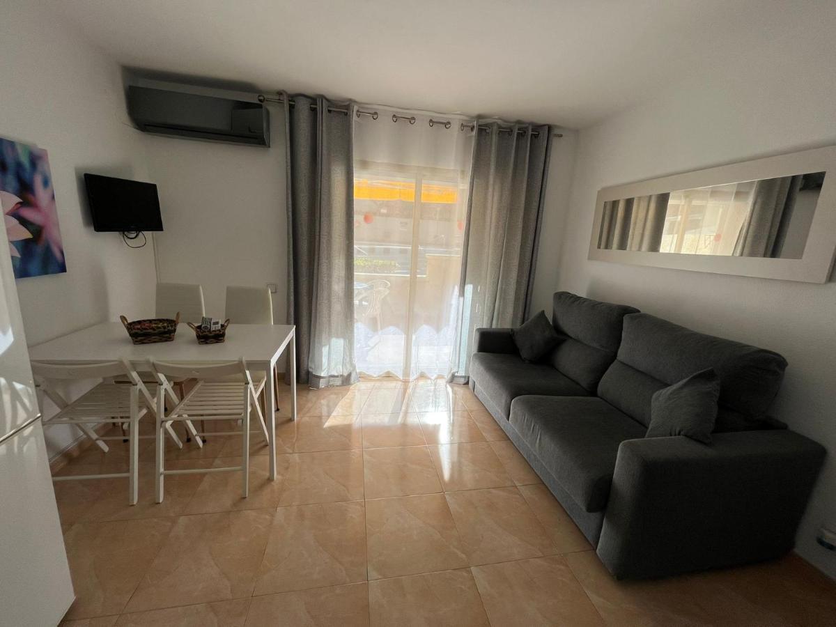 Apartamento En Салоу Екстериор снимка